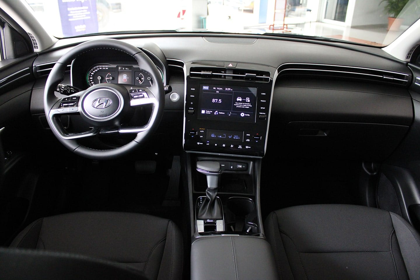 interior Tucson Hyundai SUV Honduras models dealer buy cars
